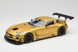 Mercedes AMG SLS C197 GT3 Street Gold Minichamps 1:18 151113106 Diecast
