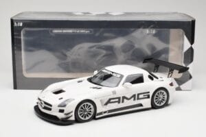 Mercedes AMG SLS C197 GT3 Street White Minichamps 1:18 151123107 Diecast — photo 6 of 6