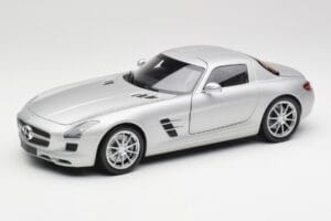 Mercedes SLS AMG C197 Iridium Silver Minichamps 1:18 100039026 Diecast