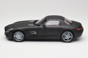 Mercedes SLS AMG C197 Matte Black Minichamps 1:18 100039027 Diecast — photo 4 of 8