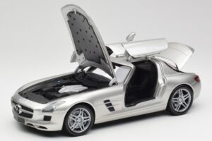 Mercedes SLS AMG C197 Matt Silver Minichamps 1:18 100039029 Diecast — photo 2 of 8