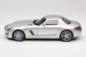 Mercedes SLS AMG C197 Matt Silver Minichamps 1:18 100039029 Diecast — photo 4 of 8