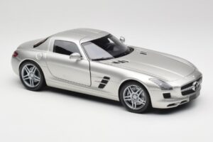 Mercedes SLS AMG C197 Matt Silver Minichamps 1:18 100039029 Diecast — photo 6 of 8