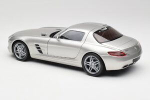 Mercedes SLS AMG C197 Matt Silver Minichamps 1:18 100039029 Diecast — photo 7 of 8
