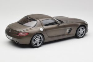 Mercedes SLS AMG C197 Monza Grey Minichamps 1:18 B66960044 Diecast — photo 3 of 8