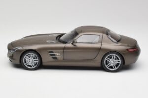 Mercedes SLS AMG C197 Monza Grey Minichamps 1:18 B66960044 Diecast — photo 4 of 8