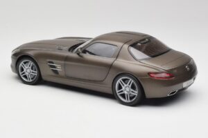 Mercedes SLS AMG C197 Monza Grey Minichamps 1:18 B66960044 Diecast — photo 7 of 8