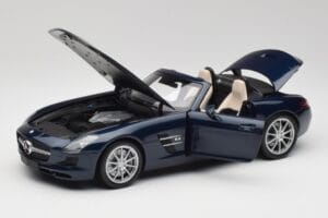 Mercedes SLS AMG R197 Roadster South Seas Blue Minichamps 1:18 100039031 Diecast — photo 2 of 8