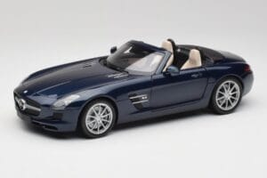 Mercedes SLS AMG R197 Roadster South Seas Blue Minichamps 1:18 100039031 Diecast