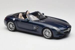 Mercedes SLS AMG R197 Roadster South Seas Blue Minichamps 1:18 100039031 Diecast — photo 6 of 8