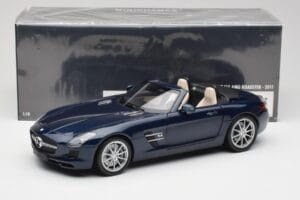Mercedes SLS AMG R197 Roadster South Seas Blue Minichamps 1:18 100039031 Diecast — photo 8 of 8
