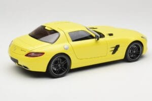 Mercedes SLS AMG C197 Yellow Minichamps 1:18 100039022 Diecast — photo 3 of 8