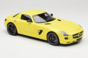 Mercedes SLS AMG C197 Yellow Minichamps 1:18 100039022 Diecast — photo 6 of 8
