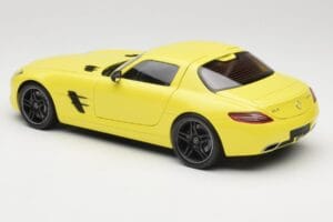 Mercedes SLS AMG C197 Yellow Minichamps 1:18 100039022 Diecast — photo 7 of 8