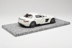 Mercedes Brabus SLS AMG 700 Biturbo Pearl White Minichamps 1:18 107032020 Diecast — photo 2 of 6