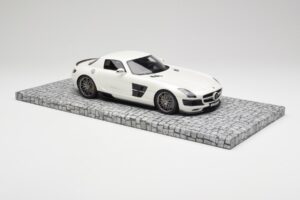 Mercedes Brabus SLS AMG 700 Biturbo Pearl White Minichamps 1:18 107032020 Diecast — photo 4 of 6