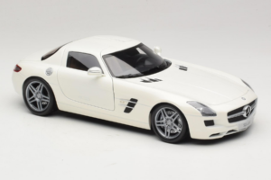 Mercedes SLS AMG Designo Mystic White Museum Edition Minichamps 1:18 B66055551 Diecast — photo 6 of 8