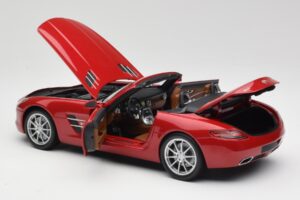 Mercedes SLS AMG R197 Roadster Le Mans Red Minichamps 1:18 100039030 Diecast — photo 5 of 8