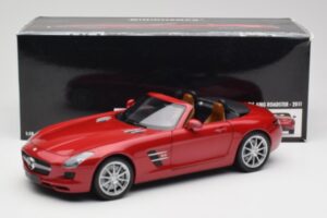 Mercedes SLS AMG R197 Roadster Le Mans Red Minichamps 1:18 100039030 Diecast — photo 8 of 8