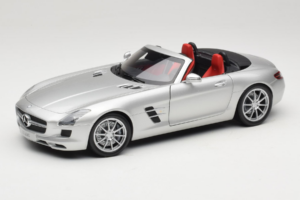 Mercedes SLS AMG Roadster Iridium Silver Minichamps 1:18 B66960078 Diecast
