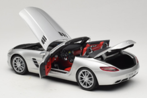 Mercedes SLS AMG Roadster Iridium Silver Minichamps 1:18 B66960078 Diecast — photo 5 of 8