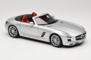 Mercedes SLS AMG Roadster Iridium Silver Minichamps 1:18 B66960078 Diecast — photo 6 of 8