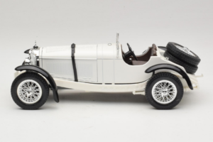 Mercedes SSK White Bburago 1:18 3009-P3 Diecast — photo 3 of 6
