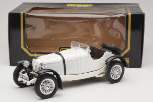 Mercedes SSK White Bburago 1:18 3009-P3 Diecast — photo 6 of 6