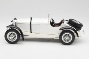 Mercedes SSKL White Bburago 1:18 3002 Diecast — photo 4 of 8