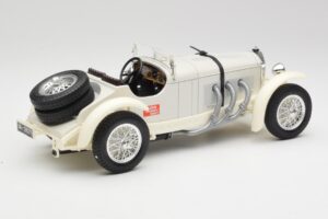 Mercedes SSKL White & Cream Bburago 1:18 3002-M1 Diecast — photo 2 of 6