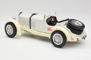 Mercedes SSKL White & Cream Bburago 1:18 3002-M1 Diecast — photo 5 of 6