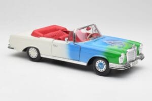 Mercedes 280SE W108 Tricolor Maisto 1:18 56014 Diecast — photo 6 of 8