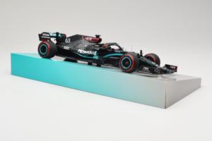 Mercedes W11 #63 G. Russell Mercedes AMG Petronas Sakhir Grand Prix 2020 Minichamps 1:18 113201663 Resin — photo 4 of 7