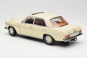 Mercedes W115 Strich 8 Cream Sun Star 1:18 4581 Diecast — photo 7 of 8
