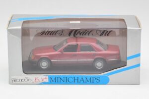 Mercedes 300D W124 Red Minichamps 1:43 3209 Diecast — photo 4 of 4