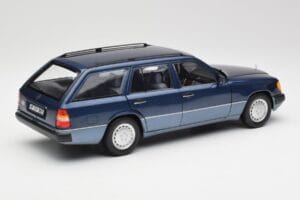 Mercedes 300D W124 T-Modell Nautical Blue Norev 1:18 183962 Diecast — photo 3 of 8