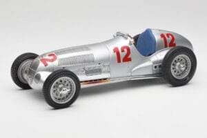 Mercedes W125 #12 R. Caracciola Grand Prix 1937 CMC 1:18 M-052 Diecast