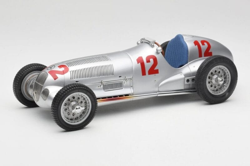 Mercedes W125 #12 R. Caracciola Grand Prix 1937 CMC 1:18 M-052 Diecast