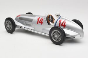Mercedes W125 #14 Daimler-Benz AG M. von Brauchitsch 2nd Place German GP 1937 Minichamps 1:18 155373114 Diecast — photo 5 of 6