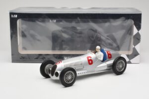Mercedes W125 #6 Daimler-Benz AG R. Caracciola 2nd Place Eifel Race Nurburgring 1937 Minichamps 1:18 155373106 Diecast — photo 6 of 6
