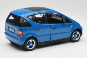 Mercedes A-Class W168 Azure Blue Maisto 1:18 50311 Diecast — photo 3 of 8