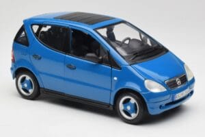 Mercedes A-Class W168 Azure Blue Maisto 1:18 50311 Diecast — photo 6 of 8