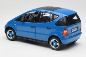 Mercedes A-Class W168 Azure Blue Maisto 1:18 50311 Diecast — photo 7 of 8