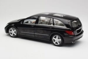 Mercedes R-Class W251 Obsidian Black Minichamps 1:18 150034601 Diecast — photo 7 of 8