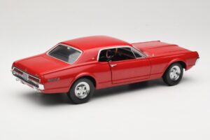 Mercury Cougar XR-7 Red Sun Star 1:18 1541 Diecast — photo 3 of 8