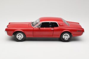 Mercury Cougar XR-7 Red Sun Star 1:18 1541 Diecast — photo 4 of 8