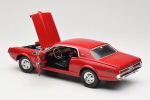 Mercury Cougar XR-7 Red Sun Star 1:18 1541 Diecast — photo 5 of 8