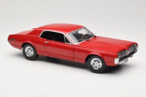 Mercury Cougar XR-7 Red Sun Star 1:18 1541 Diecast — photo 6 of 8