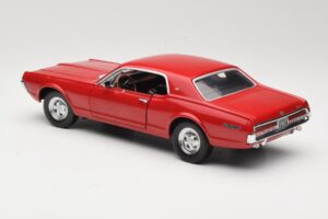 Mercury Cougar XR-7 Red Sun Star 1:18 1541 Diecast — photo 7 of 8