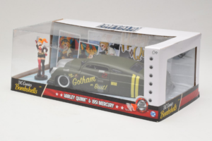 Mercury Gotham or Bust With Harley Quinn Figure Metals Diecast 1:24 30456 Diecast — photo 3 of 3